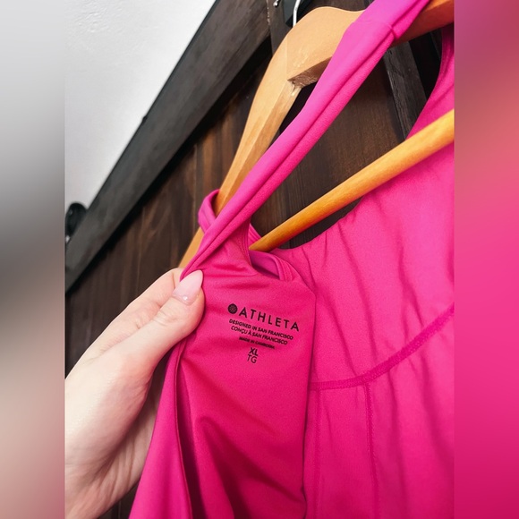 Athleta Purpose Cropped Sports Bra 🩷 Magenta - Picture 3 of 3